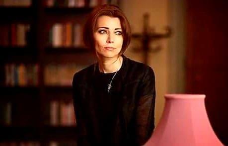 Elif Şafak Kimdir